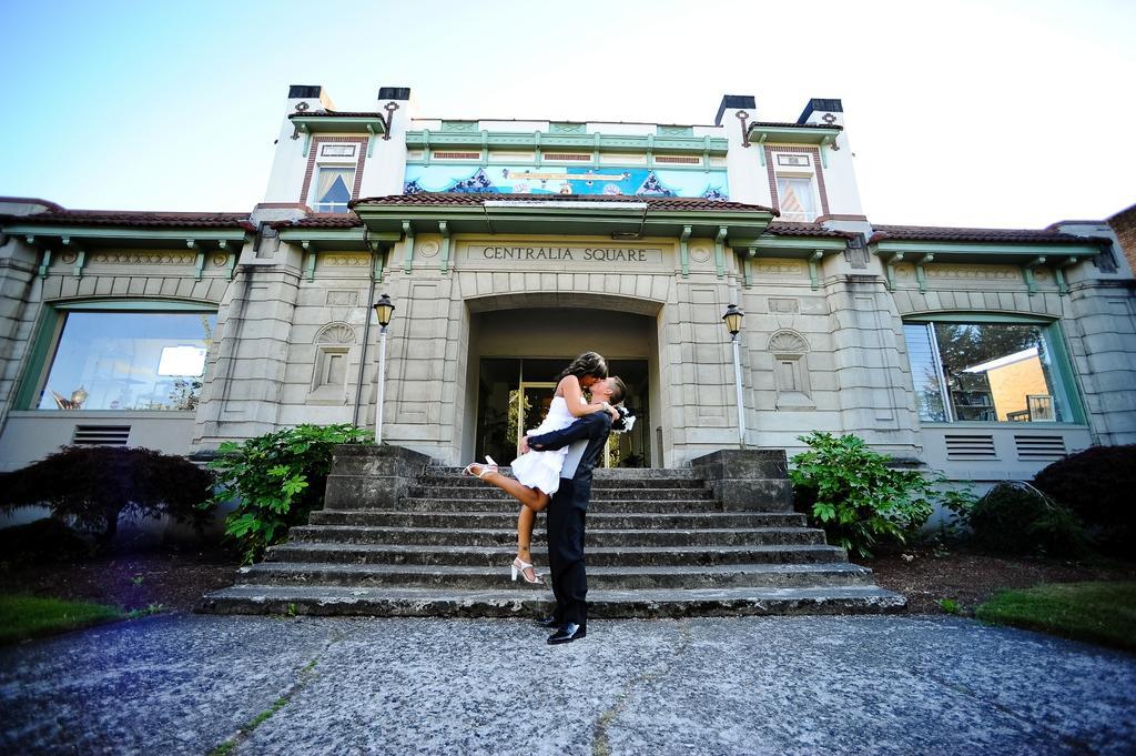Centralia Square Grand Ballroom And Vintage Hotel Buitenkant foto